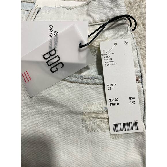 NWT BDG Urban Outfitters Womens Sz 28 Dropped Waist Destroy Denim Short Lt Blue - Picture 9 of 9